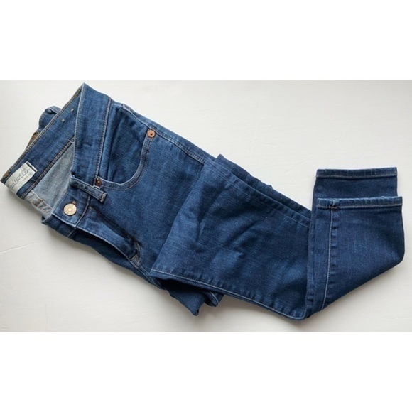 Madewell • 8" Skinny Jeans in Quincy Wash - Picture 4 of 9